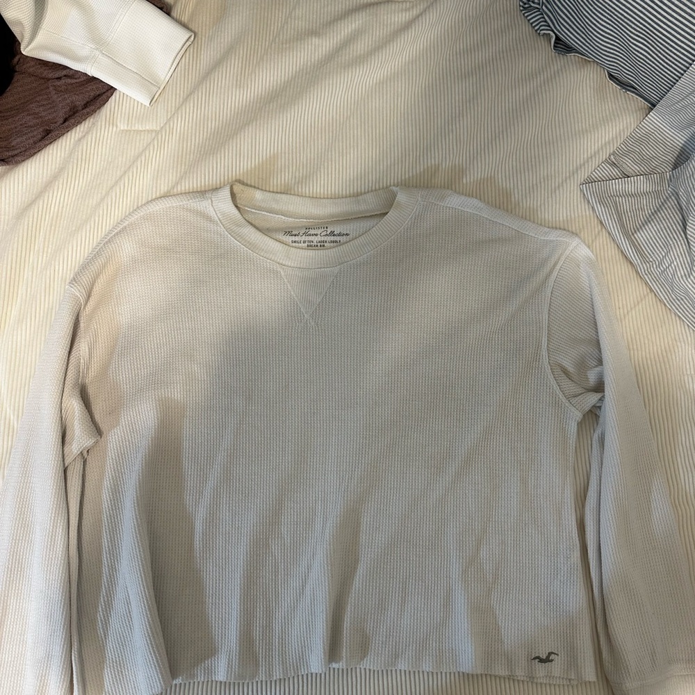 Hollister Men’s Off-White Waffle Crewneck Sweater